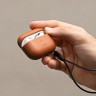 Чехол Uniq Terra Genuine Leather with handstrap для AirPods Pro 2, коричневый
