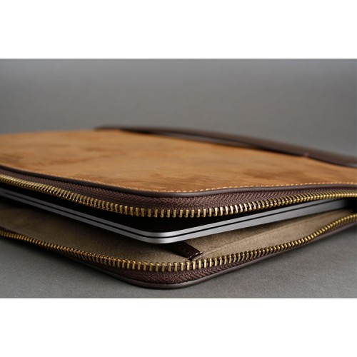 Чехол-папка Bustha Zip Folio Leather для MacBook Air 13 | Pro 13 (2018/22), Rusty