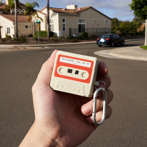 Elago для AirPods 4 чехол Unique Cassette Tape Hang case Classic White/Red