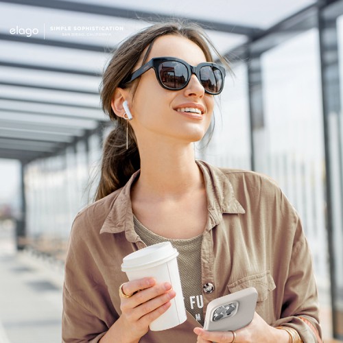 Чехол Elago Soft Silicone для iPhone 13 Pro Max, бежевый