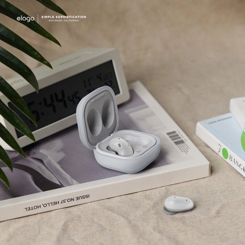 Силиконовый чехол Elago Silicone case для Galaxy Buds 2/Live/Pro, прозрачный матовый