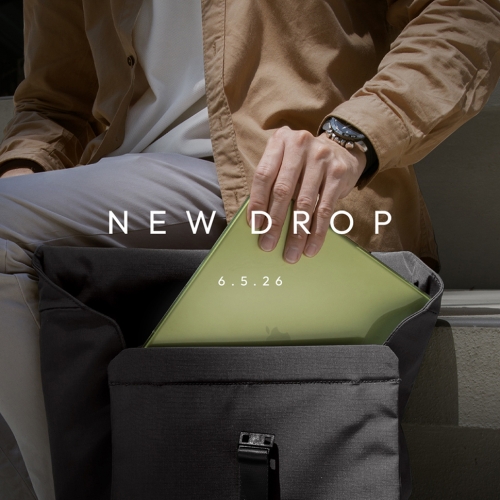 Uniq для Macbook Neo 13 (2026) Claro (Frost Clear)