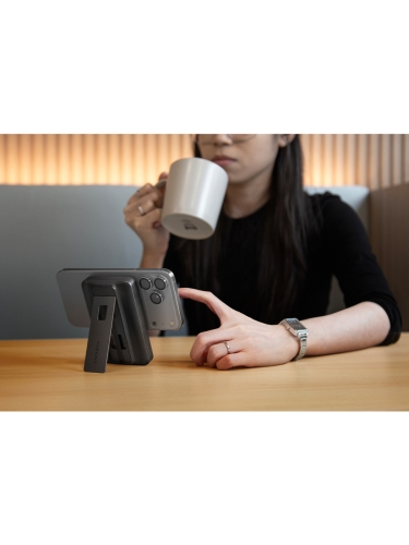 Energea аккумулятор MagPac PRO 35s, 10000W Magsafe QI2 15W USB-C 35W with cable and Stand Gunmetal/Black