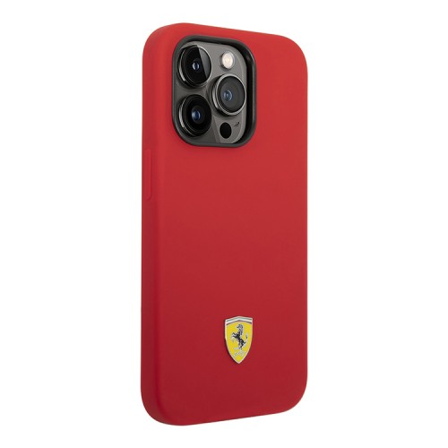 Чехол Ferrari Liquid Silicone with metal logo Hard для iPhone 14 Pro, красный