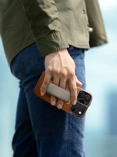 Uniq для iPhone 17 Pro Max чехол Heldro PRO Leatherette + FlexGrip & Camera stand Caramel (MagSafe)