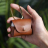 Elago Genuine Leather Hang case для AirPods Pro, коричневый EAPPLE-BR