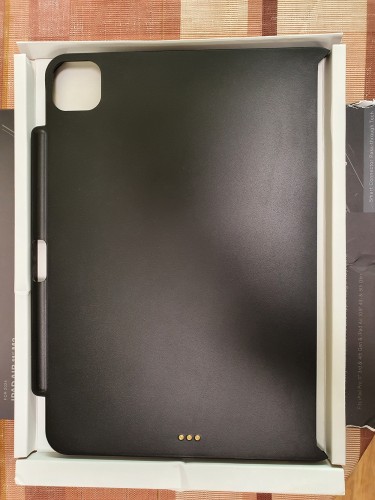 (Уценка) Uniq для iPad Air 11"(2024)/Air 10.9"(20/22)/Pro 11"(21/22) магнитный чехол-накладка AXEL Sanp-easy Magnetic